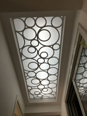 Xinzhong U-style hollow carved white private room ceiling flower lattice tea room wooden screen decorative