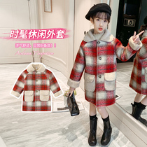 Girls tweed coat winter new childrens foreign-style fur one plaid jacket medium-size child plus velvet thickened trench coat