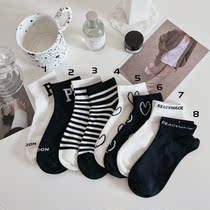 Net Red Sox Girls Short-cylinder Han Edition Sox children Short Sox Tide Summer Pure Cotton Sports Boat Socks Black & White Alphabet Academy