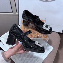 Wonderful Lovers Mary Rare Shoes Woman Coarse Heel 2022 Spring New Middle Heel Lacquered Leather Water Drill Square Button Method High Heel Shoes