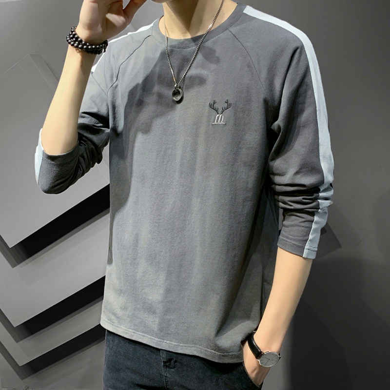 Long sleeved T-shirt for men in spring and autumn season, loose and versatile, with a round neck underneath. Men's top clothes are in line with the trend of underwear