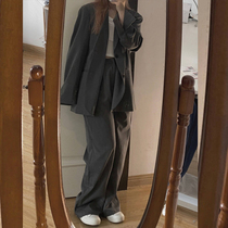 (Sitting and eating mountains) Korea loose leisure niche black oversize gray blazer women Spring and Autumn thickened