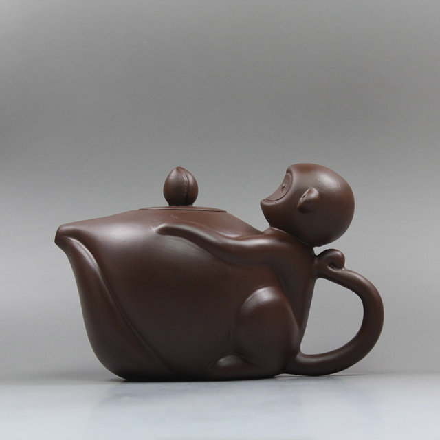 霊猴献寿桃壺 中国茶器  宜興 茶道具 紫砂壺 紫砂急須 朱泥　新品未使用 中国茶器 宜興 茶道具 紫砂壺 紫砂急須 朱泥 新品未使用 宜興 茶壺
