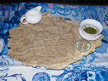 Pure natural gall wood Yingying large tea tray Basin landscape bottom tray Tea set Tea ceremony incense supplies Gold camphor pollution-free