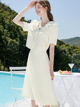 Chavin Koko designed a new stylish air suit for summer dress with two pieces