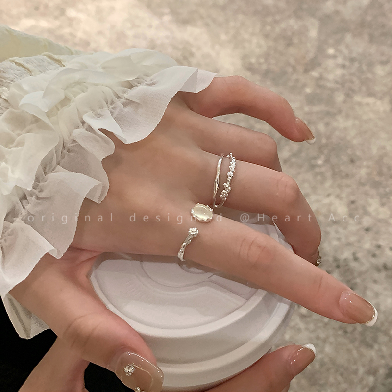 Moonlight Stone Plain Ring for Women, Exquisite, Light, Luxury, and Luxury. Adjustable Index Finger Ring, Personalized, Sweet, Cool, and Opened Ring