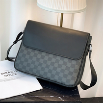 Hong Kong Tide Brand Mens Leather shoulder bag Fashion Plaid Large Capacity Shoulder Poor Bag Business and Leisure Mens Bag