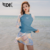  DK swimsuit womens 2021 new hot spring split Korean ins long-sleeved conservative belly cover thin sports swimming suit