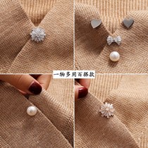 Cardigan pin buckle Japanese cute fixed clothes decoration brooch female anti-light buckle artifact neckline high-end luxury