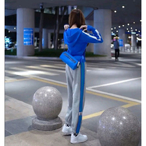 2022 early spring wearing a hitch kleen klein sports Klein blue sweater suit womens high level sennet red fried street two sets