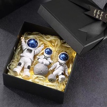 Космонавты миниатюрные модели астронавтов автомобили современный европейский дом настольный стол автомобильные украшения подарок на день рождения