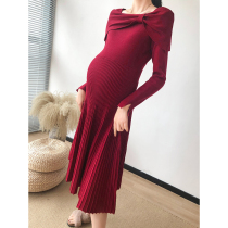 ◆Mrs. Zhuo maternity clothes ◆Pregnant womens autumn and winter clothing temperament long knitted dress celebrities thin square collar sweater