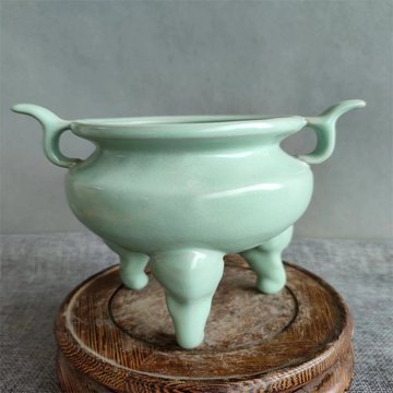 宋汝窯青釉緑釉三本足香炉  美品  陶磁器 宋汝窯青釉緑釉三本足香炉 美品 陶磁器 宋汝