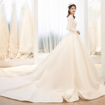 French vintage satin light main wedding dress 2021 New temperament bride tailing simple winter little man out yarn