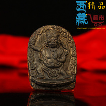 The handmade craftsmen of the Tibetan Red Tibet made a tantric clay sculpture.