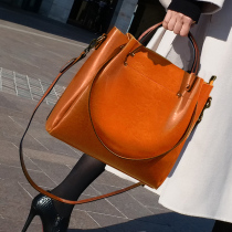  Bag 2021 new bag large capacity womens fashion atmosphere one shoulder portable Western style high-end leather womens bag