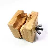 Смотреть инструмент Деревянный открытие базовой папки с деревянными деревянными деревянными сиденьем