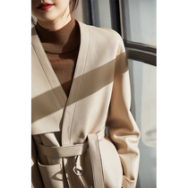 Laughing Han Pavilion early autumn new coat female spring and autumn V collar lace light coated sheepskin coat PYC461454AG