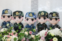 Military dolls send soldiers brothers gifts to girlfriends soldiers Xiaomeng Zeng Xiaomeng Xiaomeng doll military Love Couples military wedding dolls