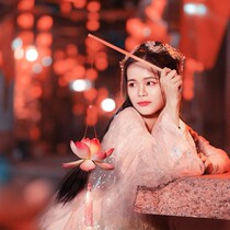 Lotus lantern portable lantern Wei Jin Tang Han clothing ancient wind photo props LED portable Lotus Lantern ancient lantern Lantern