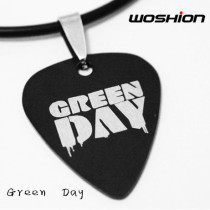 Personality Rock Metal Punk Titanium Steel Guitar Pick Necklace Green Day Green Day