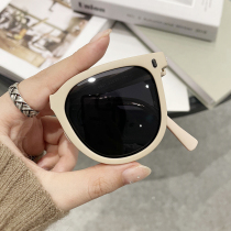 Focus under the folding lady Sun Sun Sun Sun Sun Sun Sun Sun Sun Sun Sunglasses in 2022