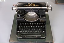 Domestic spot 30 s German Olympia model DM antique mechanical typewriter function intact