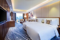 Jinan Luneng expensive and inter-continental hotel Luxury Room Double Bed