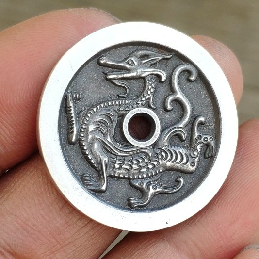 (30mm Qinglong Fule Weiyang descendants Yichang) Desert original design hand carved mother Qian Lao silver fine casting