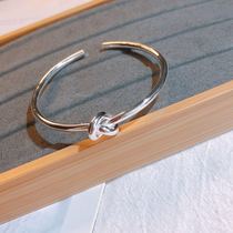 Xiaoxiao Hong Kong Zhengsheng sterling silver S999 foot silver concentric knot ribbon bracelet to send girlfriend