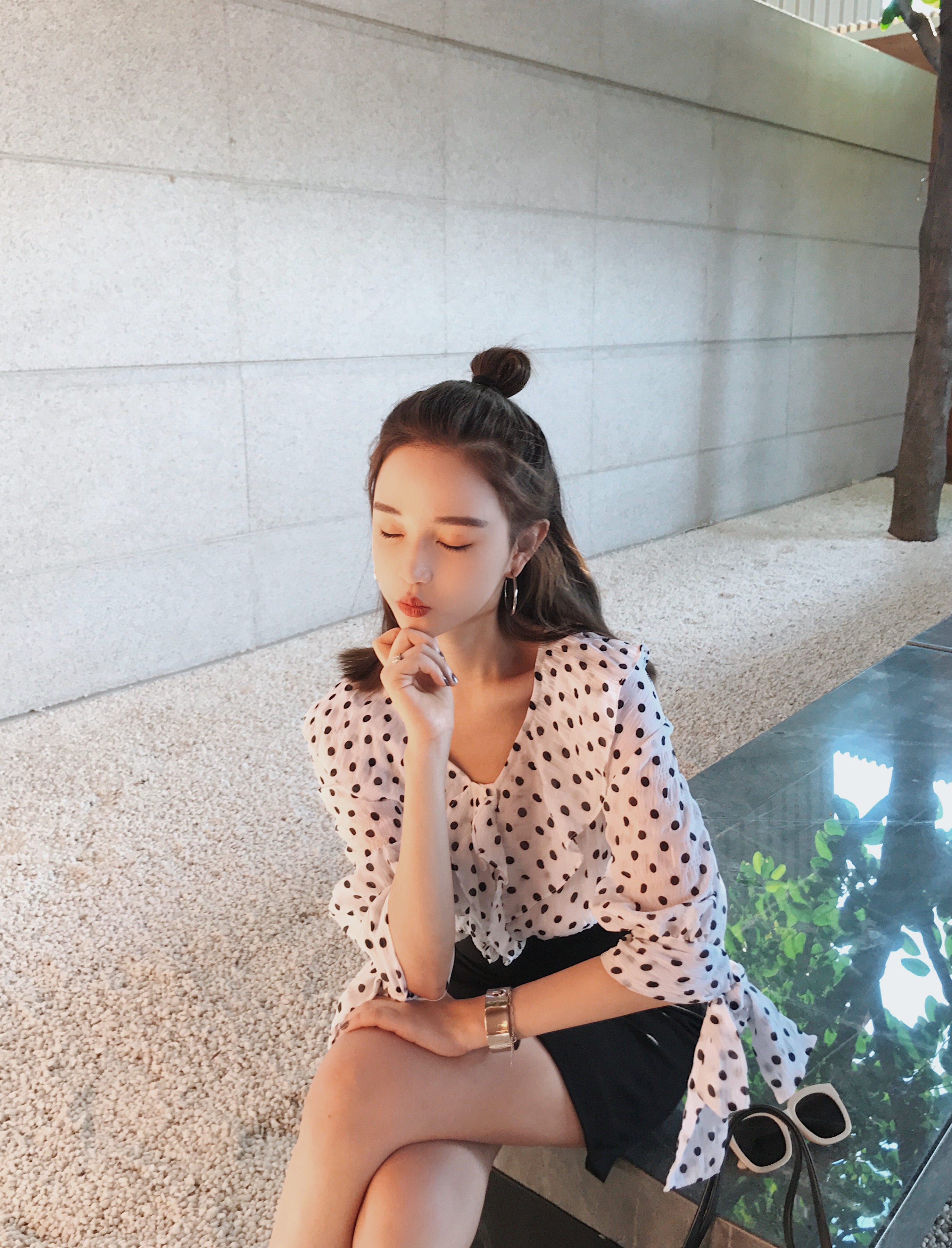 钱夫人chinstudio 复古v领荷叶边波点雪纺衬衫女百搭宽松韩范衬衣