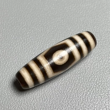 文玩堂：極致黒白宝蓋三眼天珠（財運を助ける） バン・大日如来・龍眼梵字天珠・至純高級天珠／約12×38mm前後