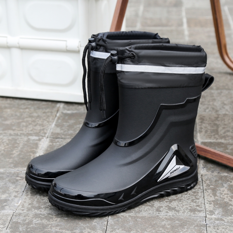 High grade rain shoes, men's new style, with rainproof and waterproof cuffs. Short and medium tube anti slip rain boots with plush cotton water boots. Work rubber shoes
