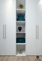 Youke white Nordic modern cloakroom wardrobe Chongqing Nanping Mall online and offline with the same modern simplicity
