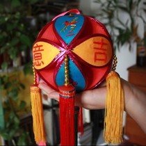 Special handmade embroidery Guangxi hydrangea ethnic minority love letter marriage products diameter 6cm and 15cm