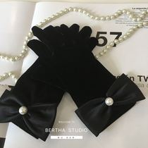 Bertha creative French black retro Hepburn Pearl velvet dress dinner gloves photo studio photography accessories