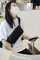 Only to find that the chest bag is very good back ~ and it is beautiful and a light can fit ~ the Japan-style pure color can be matched with ~ male and female