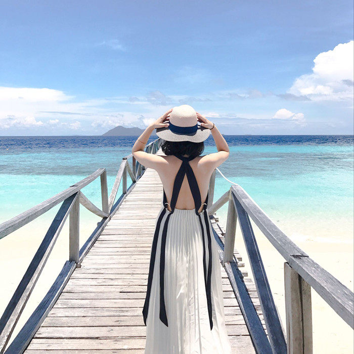 2020新款露背百褶交叉背带裙吊带裙海边度假沙滩裙女夏长裙连衣裙