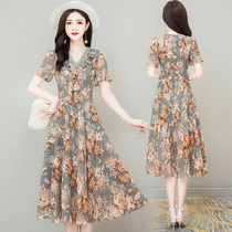 Floral dresses are popular this year 40 or 50 years old wear your wifes age reduction Taiwan 2021 summer new womens clothing