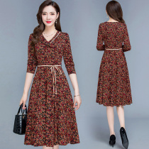 Small chamomile jumpsuit dress popular this year four or five ten years old wearing temperament celebrities high-end 2021 Spring and Autumn new womens clothing