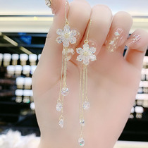 White Zircons Flowers Earrings Earrings Earrings Superfairy Temperament Long 5-Petal Floral Fluttering Superior Sense Anti-Lose Ear Accessories