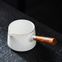 Sheep Jade white porcelain road Cup solid wood side to large gong Cup ceramic tea divider fair Cup Tea Tea Sea