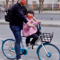Shared motorcycle childrens seat board Bicycle front seat Quick release portable folding moped baby cushion