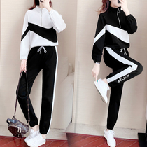 Hong Kong leisure sportswear set 2021 Spring and Autumn New fried Street Womens handsome stand collar sweater two-piece set