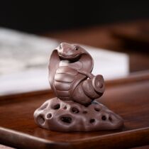 Yixing Purple sand tea pet snake ornaments sculpture Rich tea purple clay ingot cobra custom