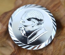 Master Mao statue Sterling silver medallion badge Commemorative medal Great man badge Diameter 2 6 cm
