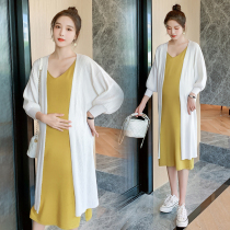 Autumn pregnant women knitted suit tide mom out fashion temperament V collar skirt Net red Korean version of pregnant women dress