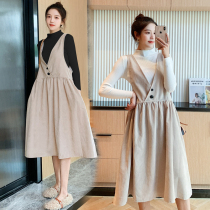 Pregnant women set autumn and winter clothing new corduroy V-neck vest dress Net red temperament winter pregnant women dress tide