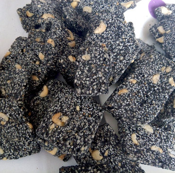 雁荡山大荆特产手工黑芝麻片糖酥芝麻糖花生糖传统美食点心300克