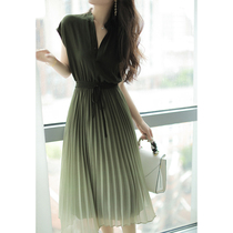 Japanese commuter mysterious elegant gradient green stand-up collar waist design pleated Chiffon dress womens summer medium-long section